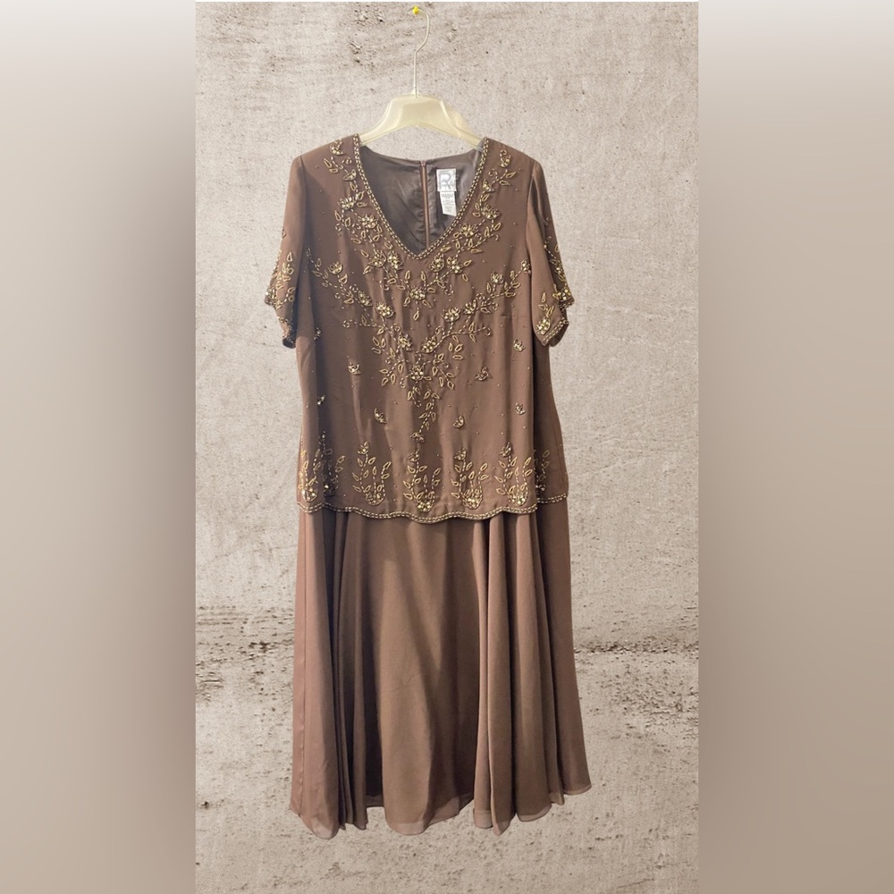 16W Romans Embroidered Dress